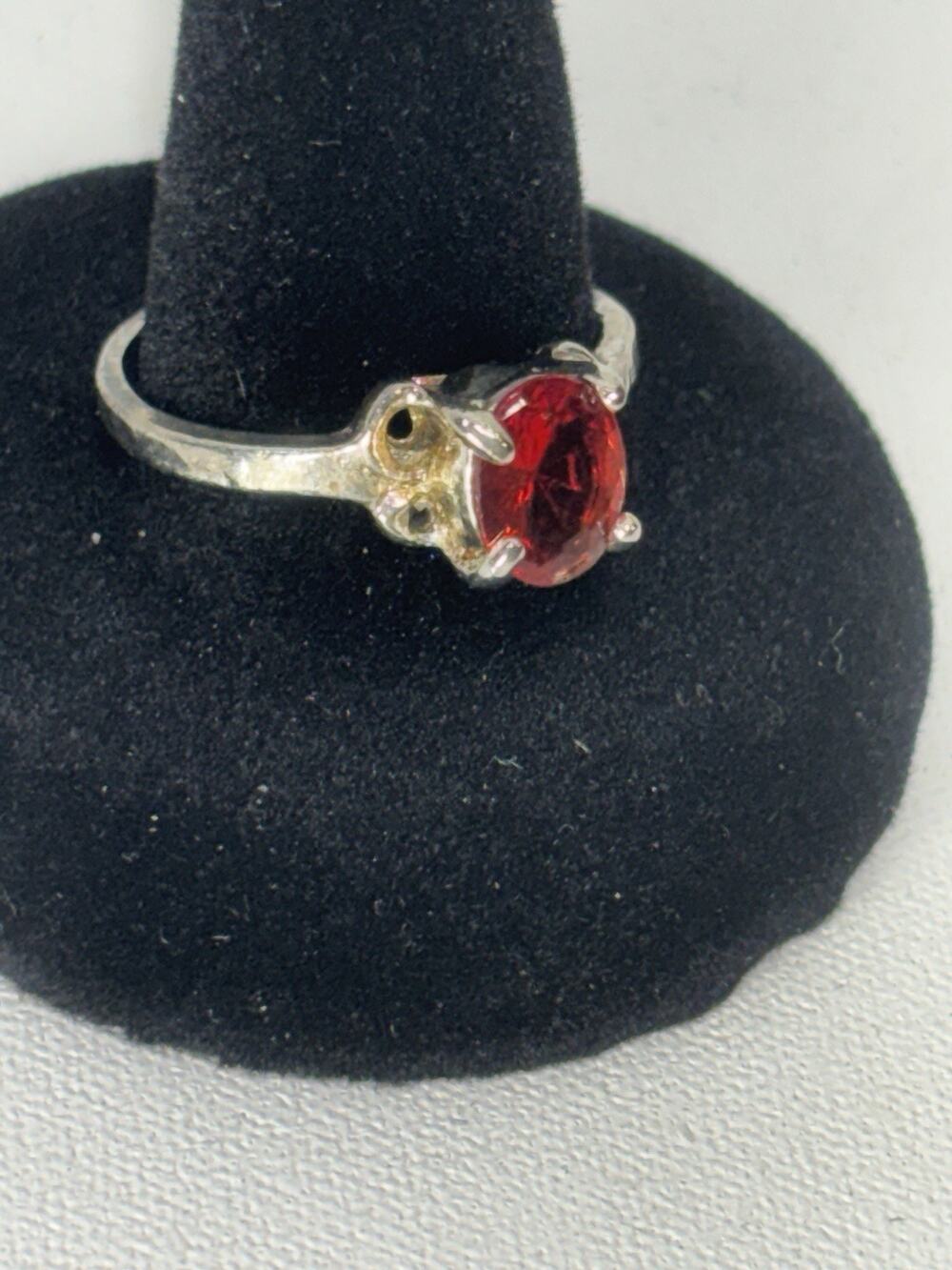 Vintage Red Stone Solitaire Ring Size 6.5 Unmarked Silver Tone Setting